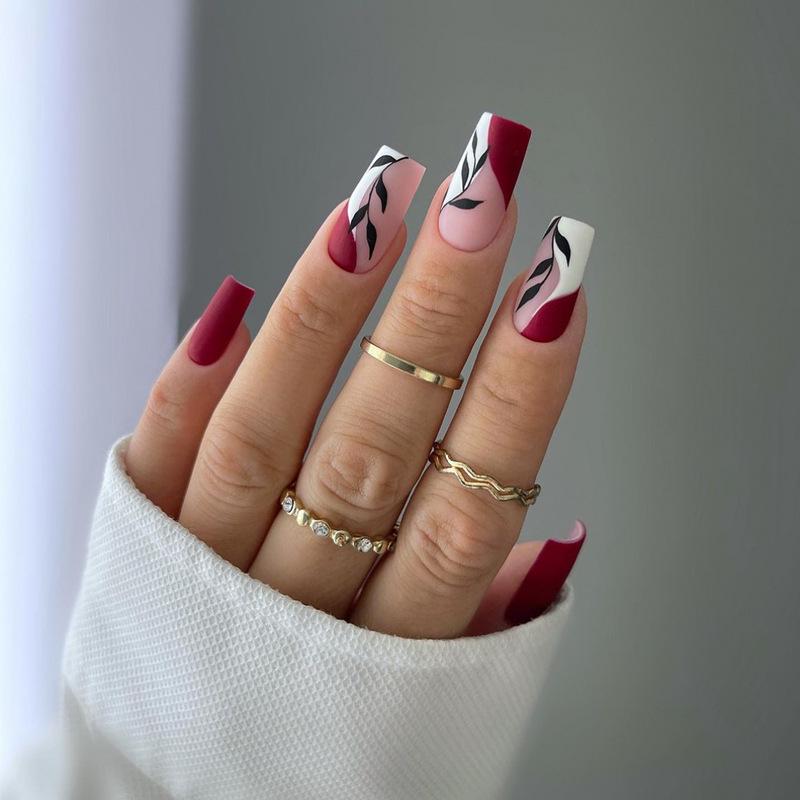 

Maple Leaf Frosted Nail Art Stickers: Stylish Black Fake Nails
