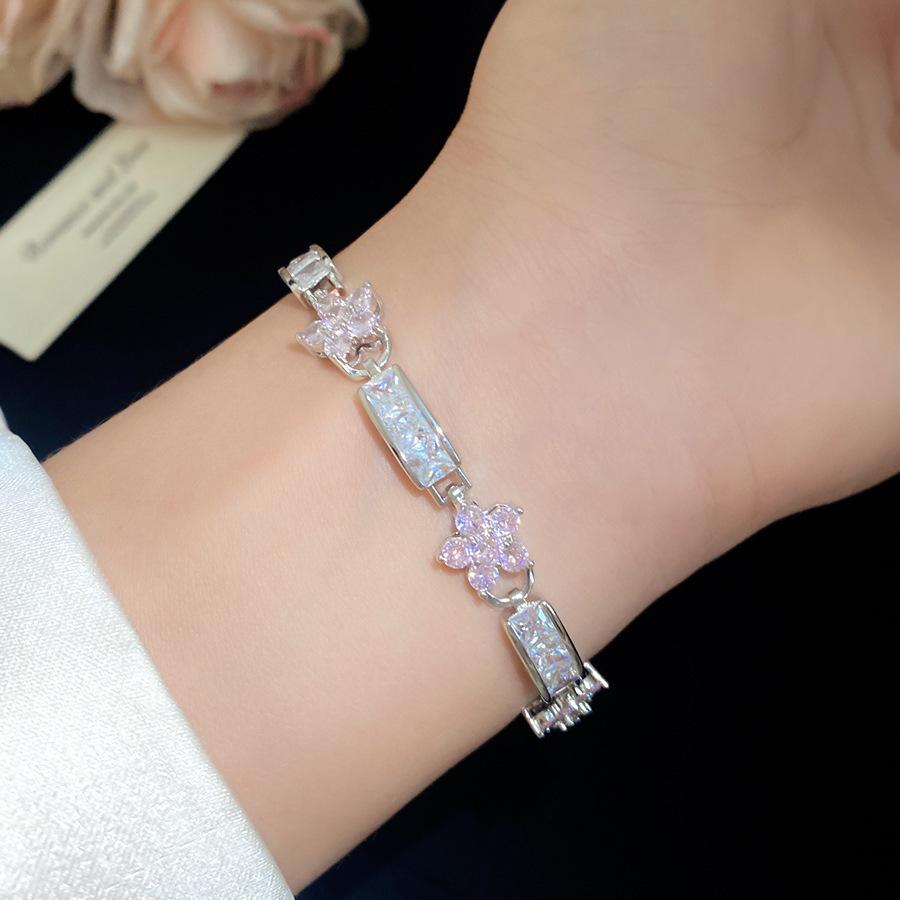 High-End Floral Zirconia Flower Clasp Bracelet - Elegant, Unique Design for Women