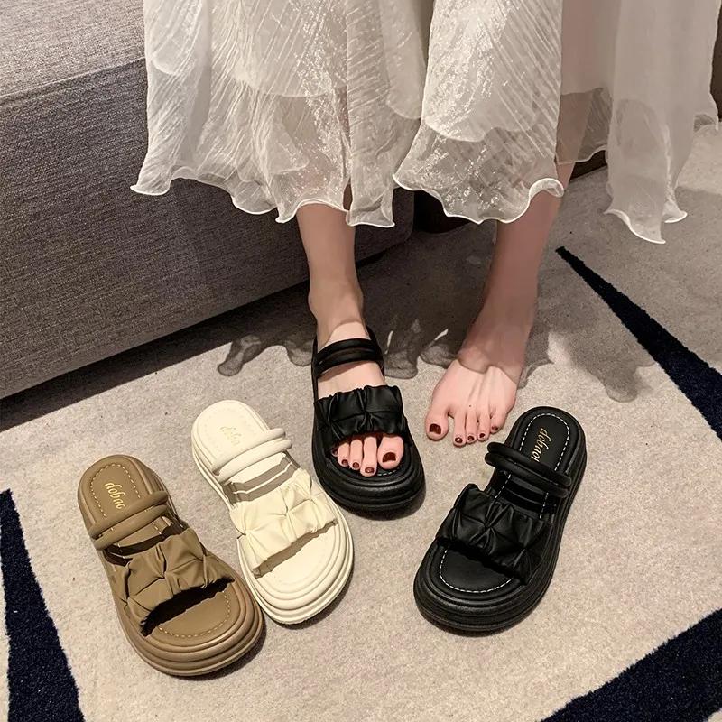 2024 Summer Beach Sandal Woman Luxury Med Clogs With Heel Female Shoe Two Weare All-Match Retro Medium Comfort New Outside Thick