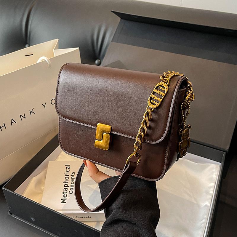 Ny väska dam 2025 modetrend axelremsväska retro mångsidig i år populär axel liten fyrkantig väska