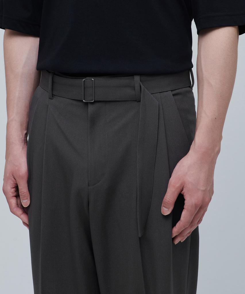 MUSINSA STANDARD Real Wide Belted Slacks [Gunmetal]