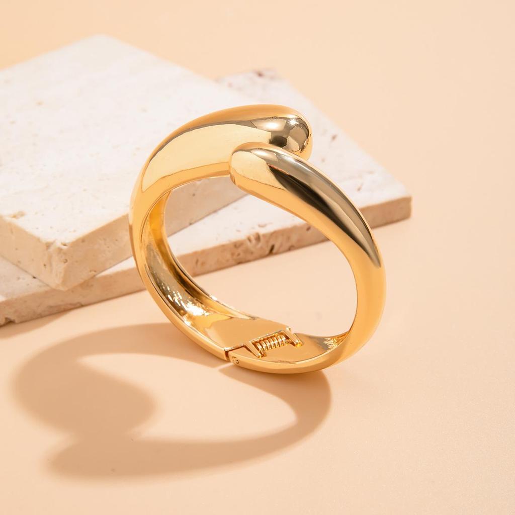 European & American Cross-border Hip-hop Oval Polished Wavy Alloy Bracelet