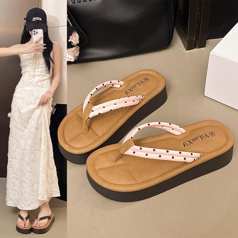 Flat flip-flops shoes for women's summer wear new fashion polka dots seaside vacation pinch feet beach cool slippers