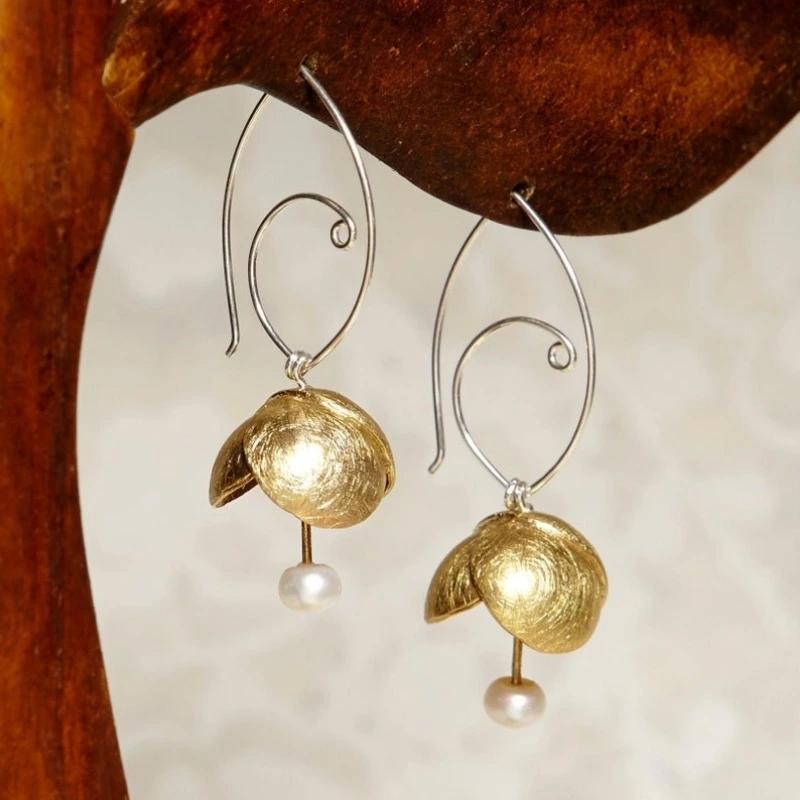 Vintage Imitation Pearl Bell Flower Shaped Dangle Earrings Women's Golden Plated Banquet Wedding Pendant Jewelry Crafts