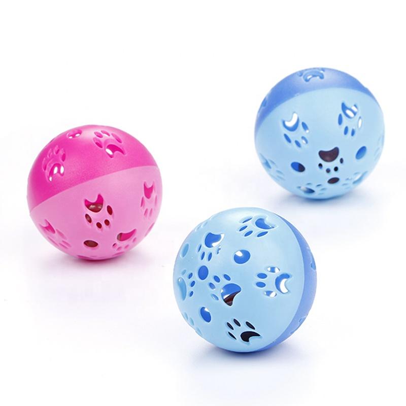 Interactive Plastic Cat Toy Collision Colors Cat Ball with Hollowed-out Paws and Bell Pet Chew Toy