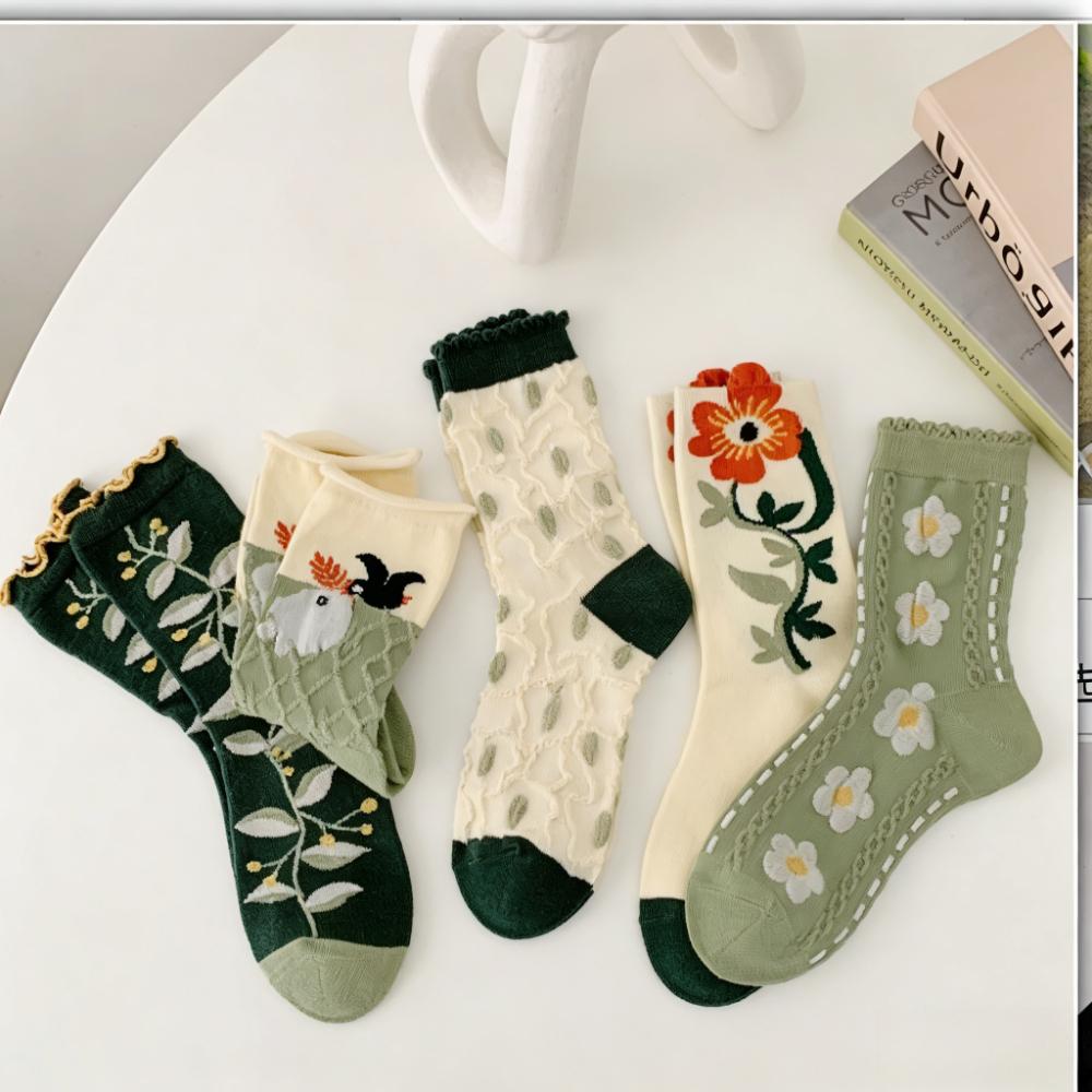 Two Pairs of Women Mid Tube Socks Kawaii Cartoon Green Flower Cotton Socks Harajuku Casual Breathable Retro Mori Style Socks