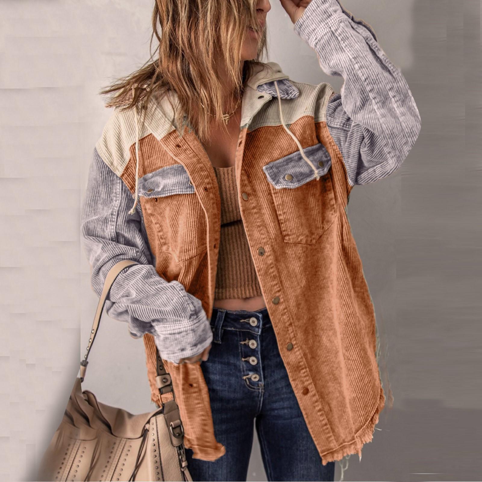 

Женская куртка с капюшоном и контрастными вставками и двойными карманами L оранжевый