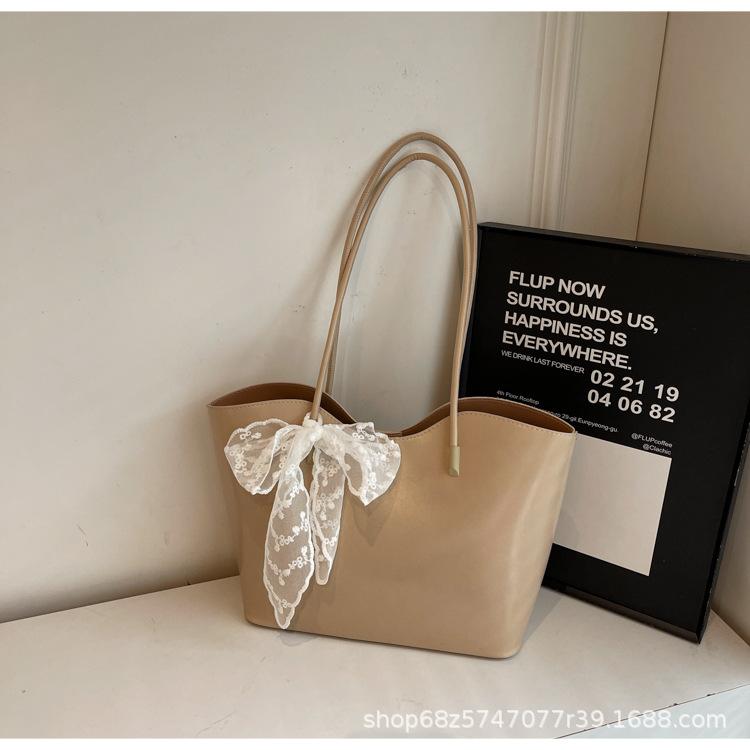 Foreign style simple urban commuting large capacity portable tote bag women's new high-end casual shoulder armpit bag