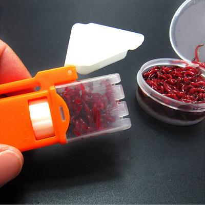 Fishing Auxiliary Tool Automatic Red Worm Quickly Bundled On Bait Hangs Earthworm Bloodworm Clip Rubber Band Apron Carp Pliers