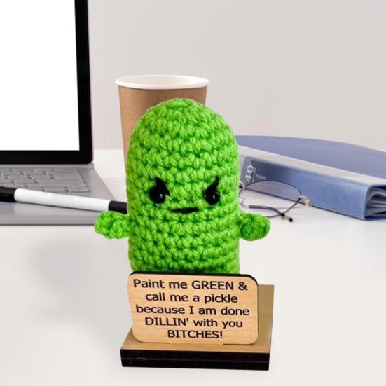 

Вязаная крючком кукла Angry Pickle с картой, эмоциональная поддержка, сделай сам, ручная работа, вязание, маринованный огурец, овощная кукла, игрушка D