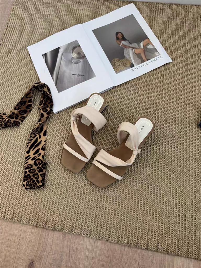 2025 new summer niche design temperament slope heel cool slippers fairy wear one-word high heels slippers