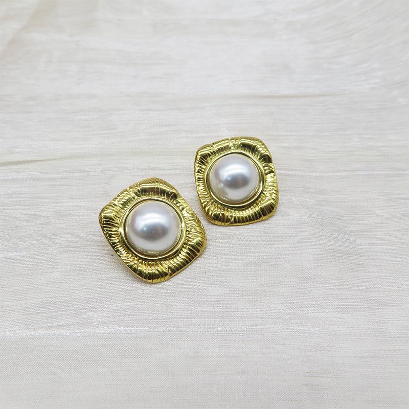 

Серьги-пусеты из 18-каратного золота с барочным жемчугом: Ретро нержавеющая сталь, универсальный высококлассный дизайн для женщин 18K