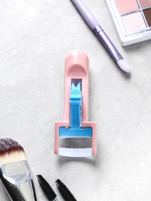 Maquillage des yeux – Recourbe-cils