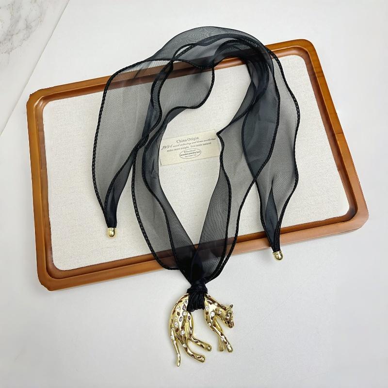 French Retro Red Gold Enamel Leopard Pendant Necklace For Women Luxury Niche Collarbone Chain Jewelry Accessories Gift