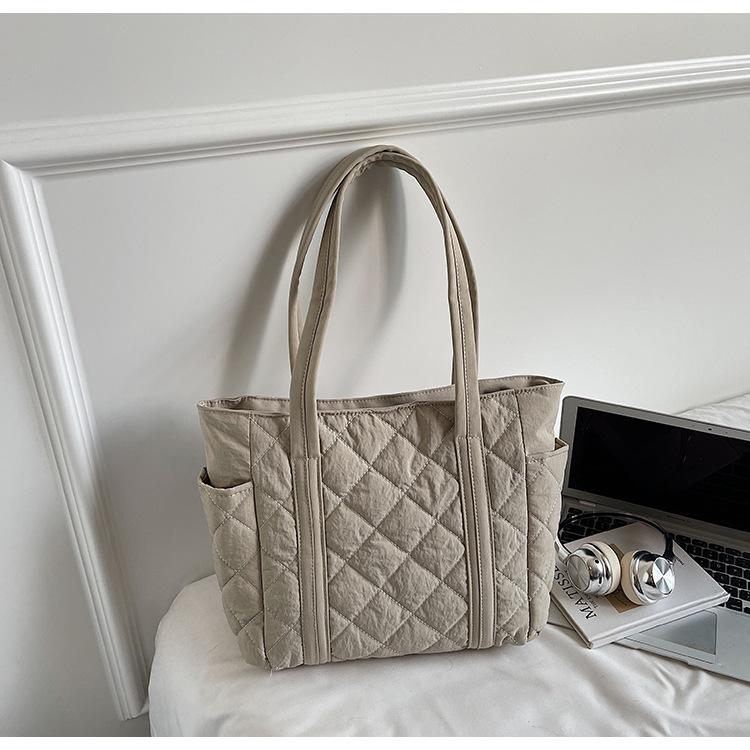 

Casual rhombus cotton clothes tote bag women s 2025 winter new large-capacity leisure commuter students class shoulder bag