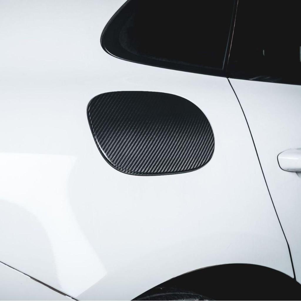 Carbon Fiber Fuel Tank Cap Adhesive for Macan 95B (2014-2023) Models.