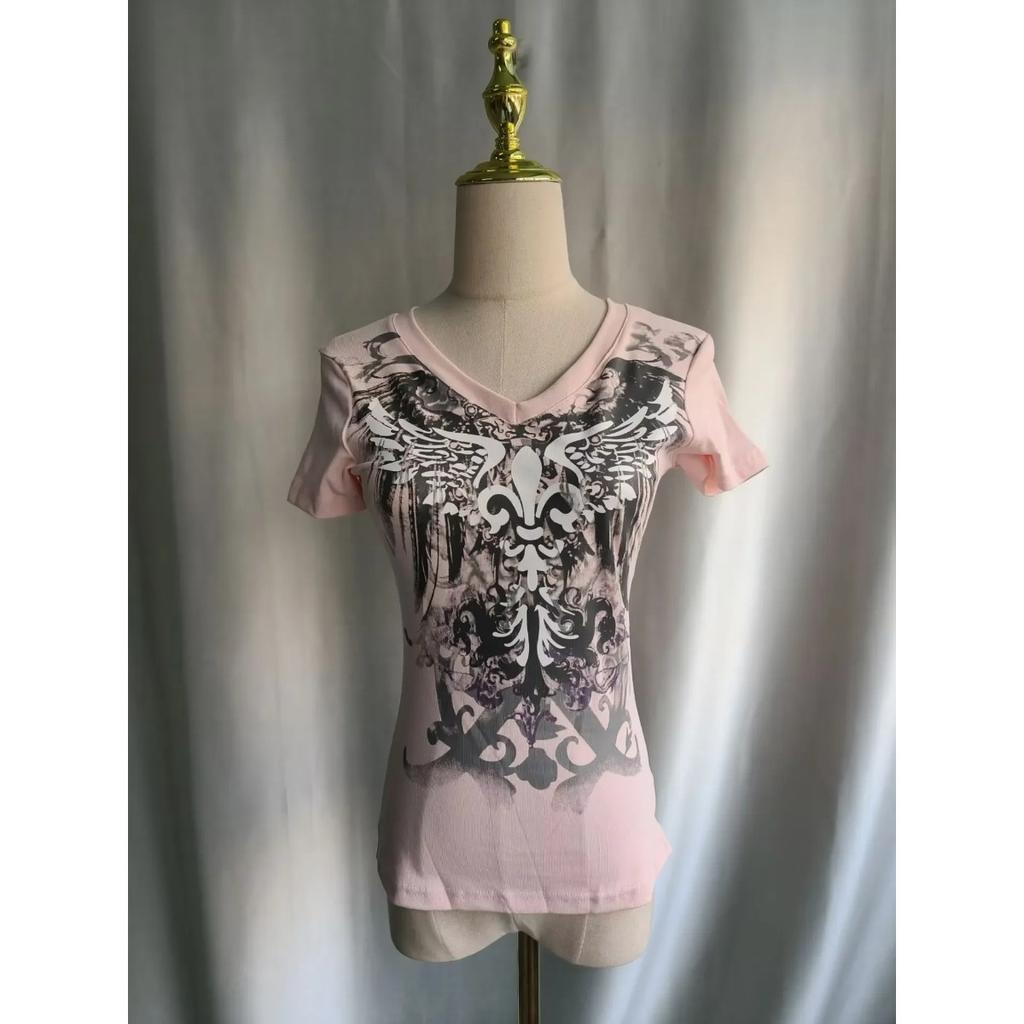 TrendHub American Vintage Simple V-Neck Pink Print Graphic Tee Short Sleeve Slim Fit Skinny Grunge Crop Top 2000S Y2K T-Shirt