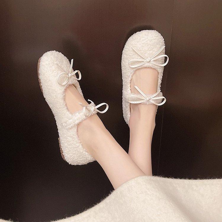 Sweet Fluffy Shoes for Women To Wear Outside Autumn and Winter 2025 New Velvet Beanie Shoes, Shallow Mouth Versatile Flat Bottom Warm Cotton Shoes