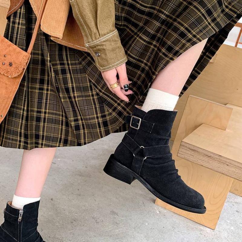 New Women's Leather Boots Side Zipper Cow Velvet Large Size Women's Boots Medium Heel Large Size Women's Boots Autumn and Winter Leather Martin Boots