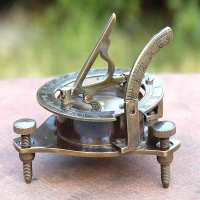 Bussola della meridiana in ottone stile antico vintage Bussola nautica marittima da scrivania