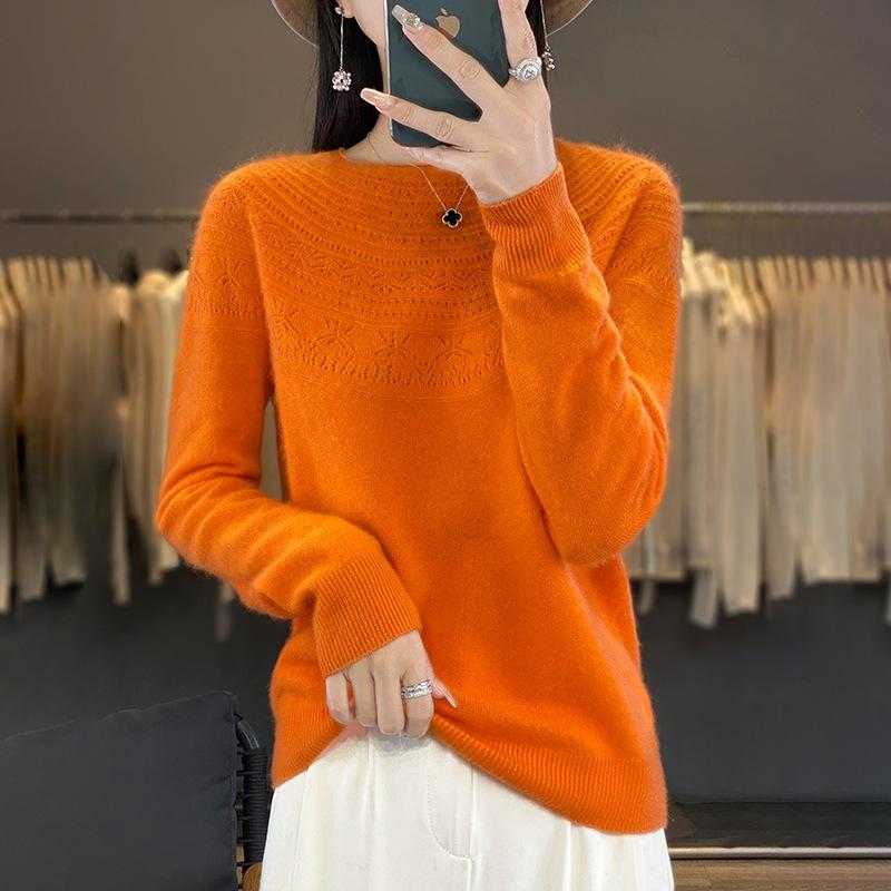 

Seamless integrated round neck crimped hollow design sense loose lazy style Andy fleece top autumn and winter new knitted sweater S