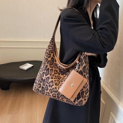 Chic Large Capacity Leopard Print Tote Bag for Women - Retro Shoulder Style