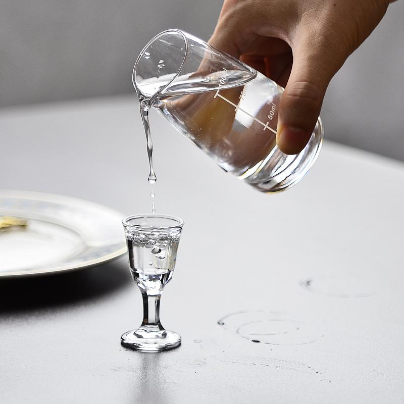 Szklane kubki do wina ze skalą, nowoczesna prosta szklana przegroda do wina, kieliszek do wódki, zestawy barowe, kubek hotelowy Moutai, zagęszczone wino