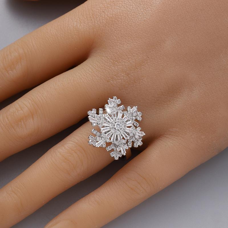 Fashion Luxury Crystal Rotatable Snowflake Rings for Women Anti Stress Anxiety Zircon Adjustable Ring Christmas Jewelry Gifts