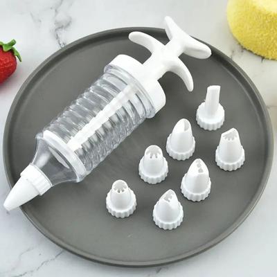Yeni 8 Borulu Uçlu Şırıngalı Plastik Krema Pişirme Ucu Dağıtıcı Buzlanma Pasta Krema Uçları Pasta Tüpü Dekorasyon Aleti