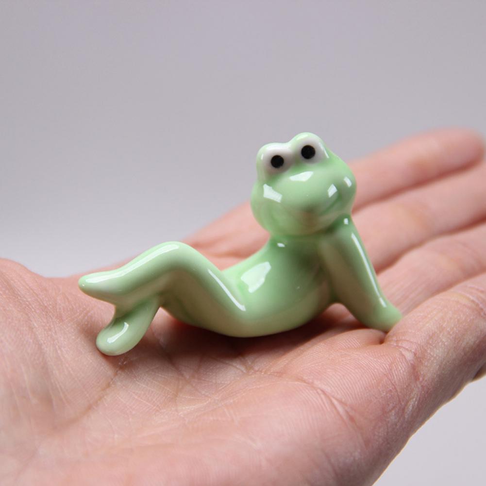 Decorative Frog Figurine Frog Chopstick Ceramic Frog Chopstick Holder Set for Dining Table Decor Tableware Rack for Spoons Forks
