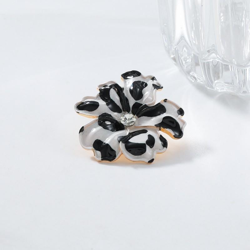 Elegant Floral Leopard Print Acrylic Earrings Women Vintage Style Statement Jewelry