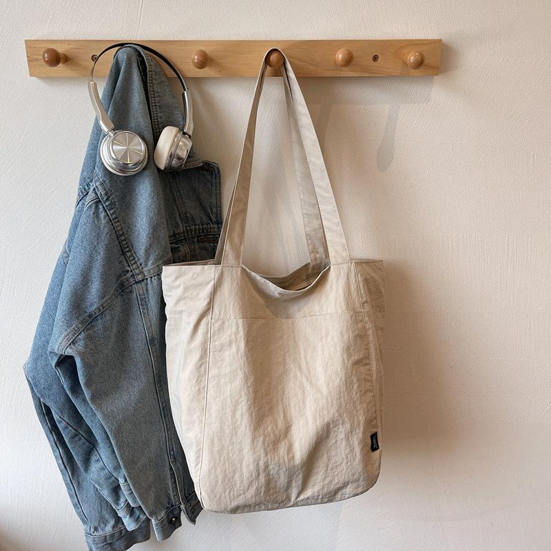 

Литературная и повседневная тканевая сумка женская новая простая и универсальная сумка через плечо нишевая сумка-тоут для поездок на работу бежевый