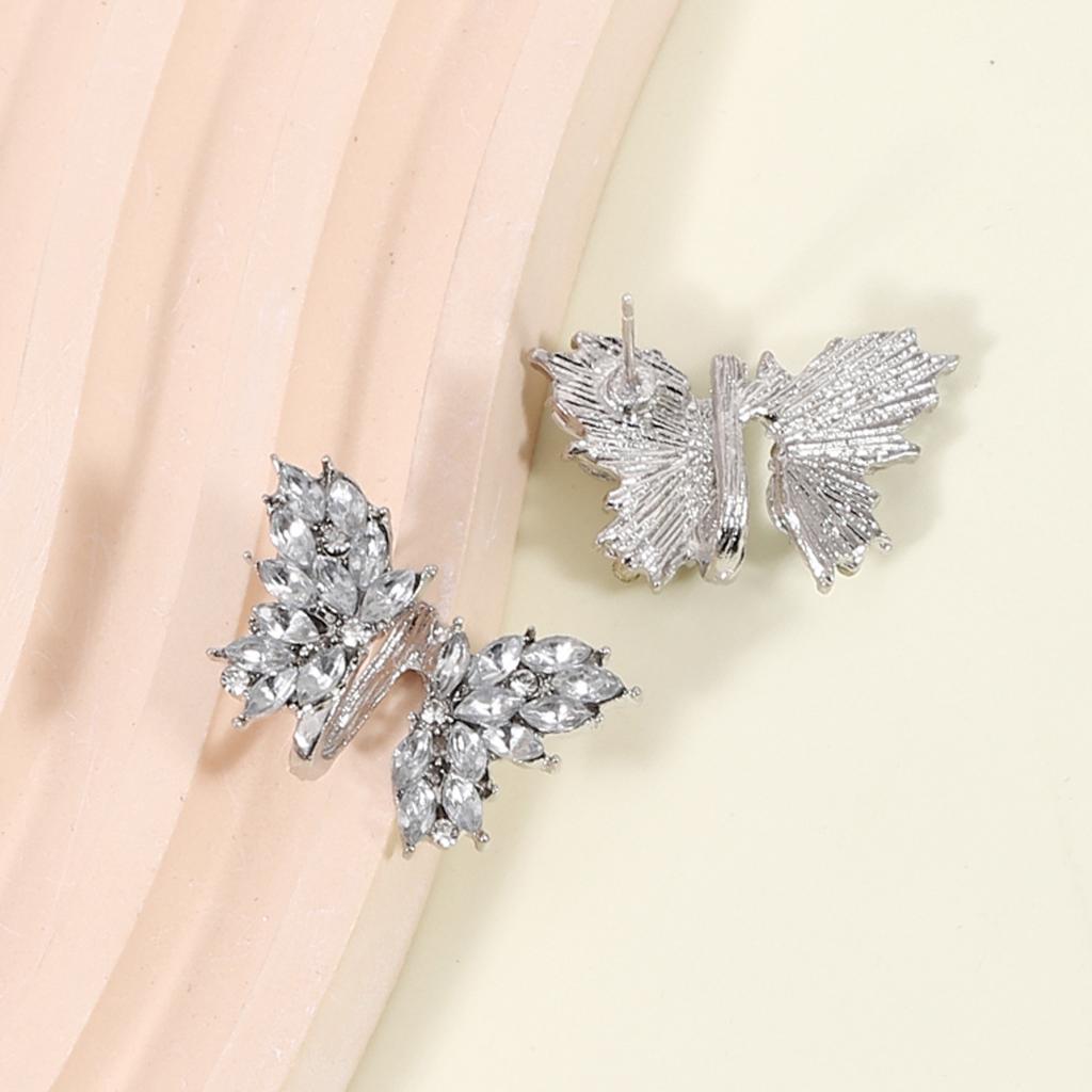 The New Korean Version of the Sparkling Diamond Butterfly Alloy Earrings Is a Light Luxury, High-end, Niche, Fashionable and Versatile Ear Accessory