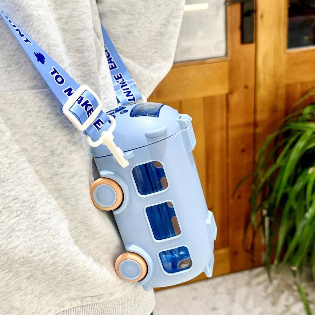 Novelty Portable Water Cup In Bus Shape With Strap For Kids Plastic Large Capacity Leak-Proof  Straw Cup Gift for Childern