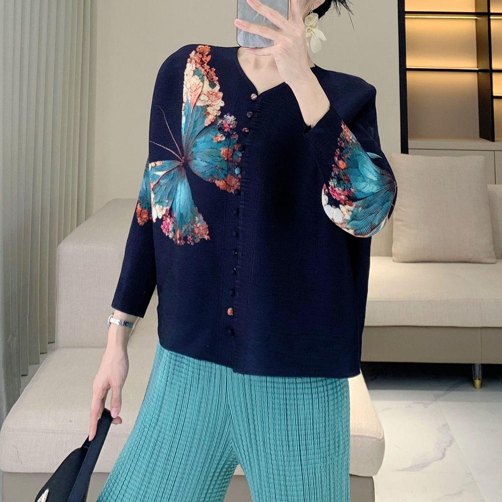 2025 Spring Butterfly Print Ruched Nine-Sleeve Cardigan: Chinese Style Buttoned Top for Moms