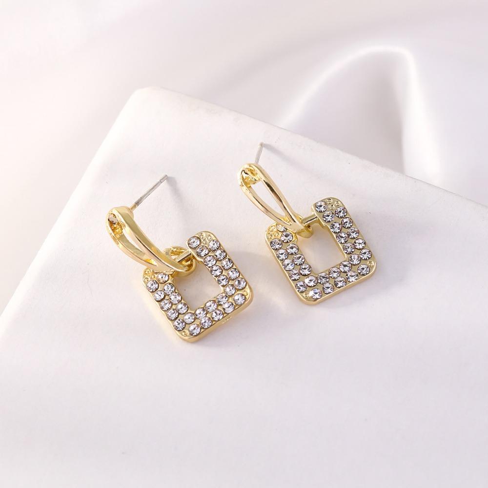 Silver Needle Korean Internet Celebrity Temperament Pearl Earrings Versatile Niche Design Earrings Light Luxury High-end Earrings