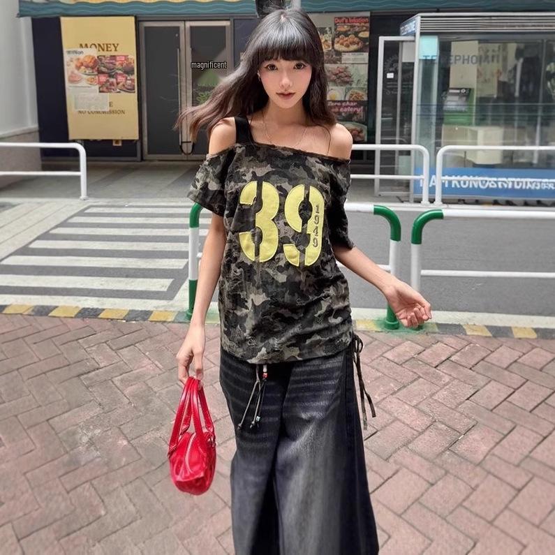 

2025 Summer Women s Slim Fit Camouflage One-Shoulder T-Shirt M Premium