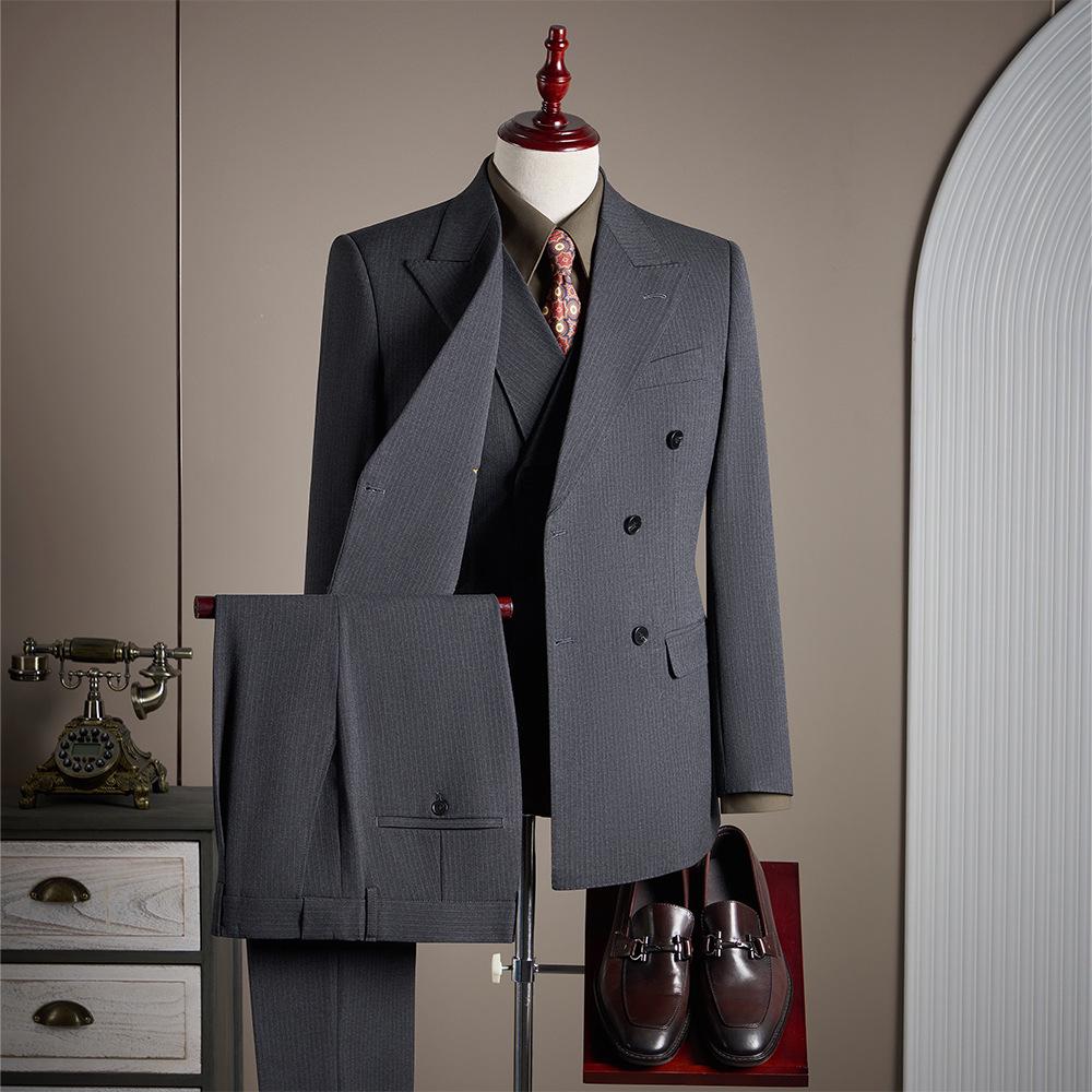Costume Rayé Premium Double-Boutonnage pour Homme - Revers Pointu, Anti-froissage, Lavable en Machine, Idéal pour le Travail et les Occasions Formelles.