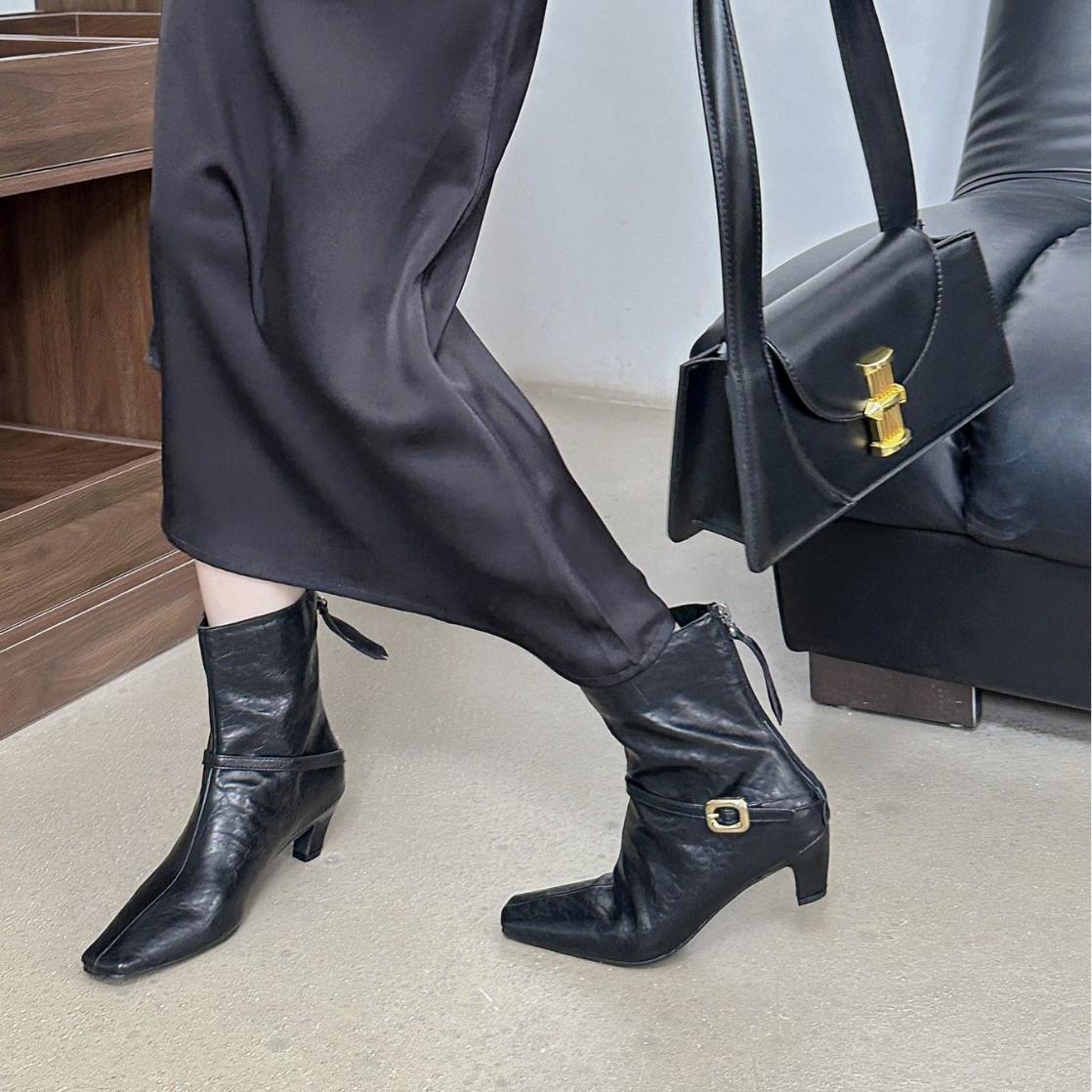 

Осень-зима 2025 новые модели, европейский и американский стиль квадратный носок пряжка ремня котенок и темперамент короткие сапоги толстый каблук мартинсы 39 темно-коричневого