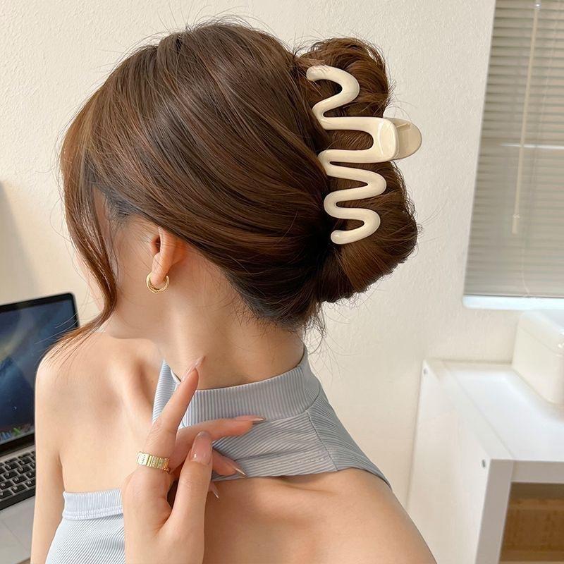 Colorful Jelly Wave Hair Claw Shark Hair Claw Clip Women Girls Korean Sweet Simple Irregular Hair Clip Hair Accessories