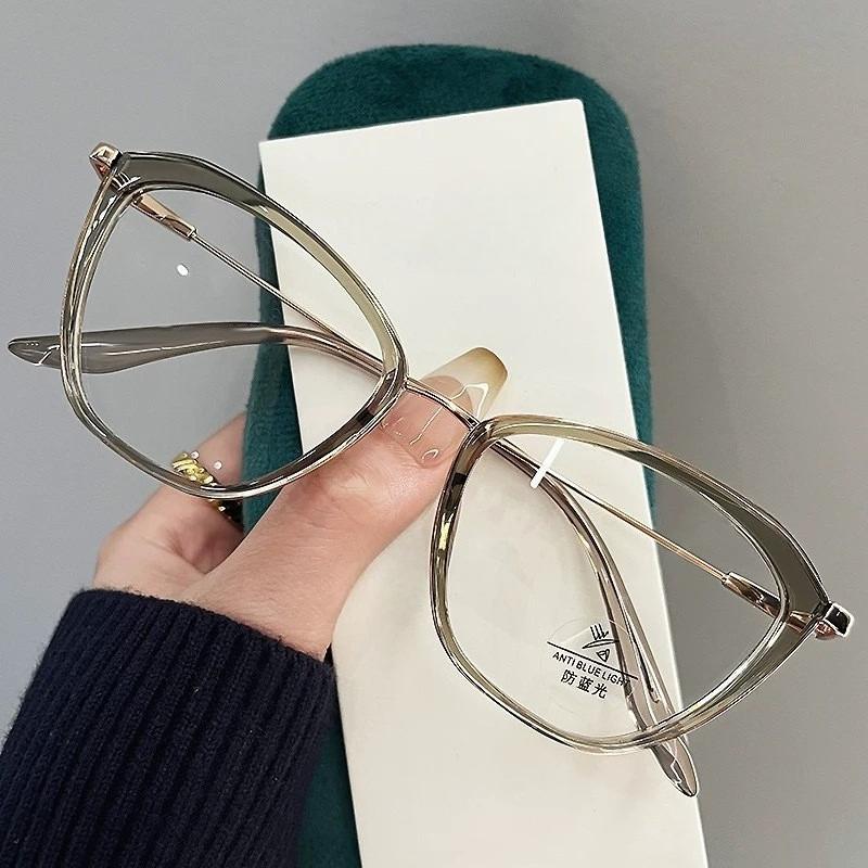 Ultra-Light Fashion Oversized Cat-Eye Presbyopia Glasses Women's INS Style Trendy HD Blue Light Blocking Reading Glasses