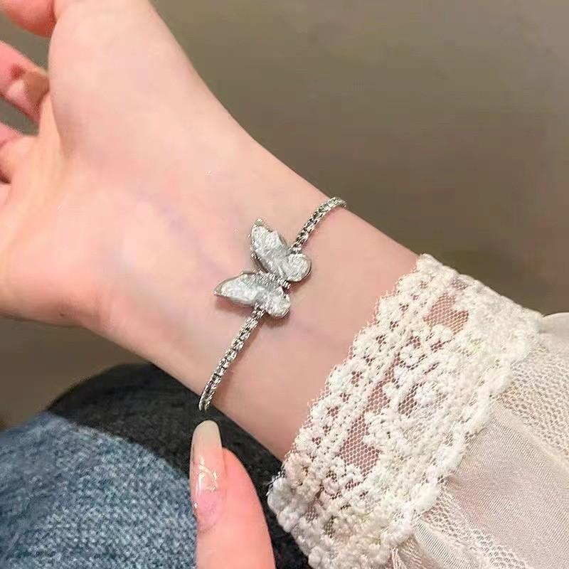Starry Sophisticated Night Zirconia Bracelet For Women Elegant Copperplated Geometric Hand Jewelry