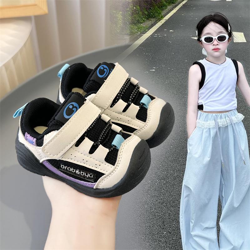 

2025 Autumn Korean Children s Fashion Sneakers: Trendy, Wear-Resistant Outdoor Sports Shoes for Hiking Size 18, inner length 13CM чорний