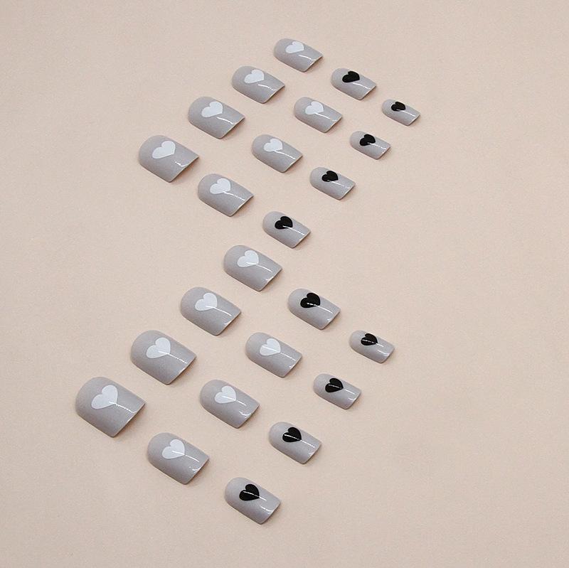 Short square black and white jumping color love cold temperament short square fake nail finished removable nail mixed batch