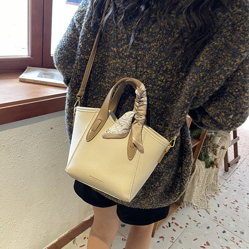 

Large capacity women s bag 2025 new satchel to work commuter shoulder bag high sense versatile casual tote bag 29*11*22*14