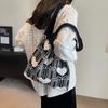 Leisure Knitted Tote Bag Women's New Fashion Versatile Single Shoulder Bags Heart Flower Large Capacity Commuter Shopping Bags