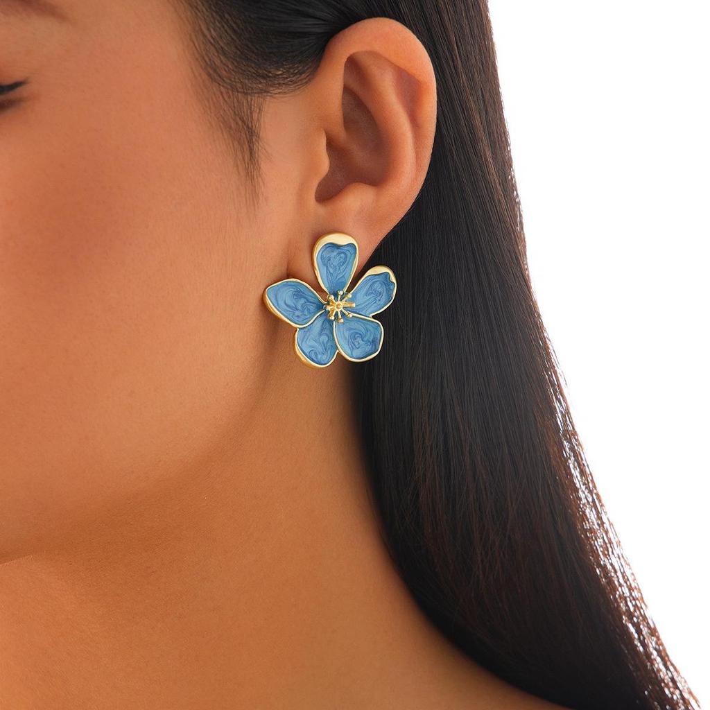 3D Metallic Ginkgo Leaf & Pearl Tassel Earrings