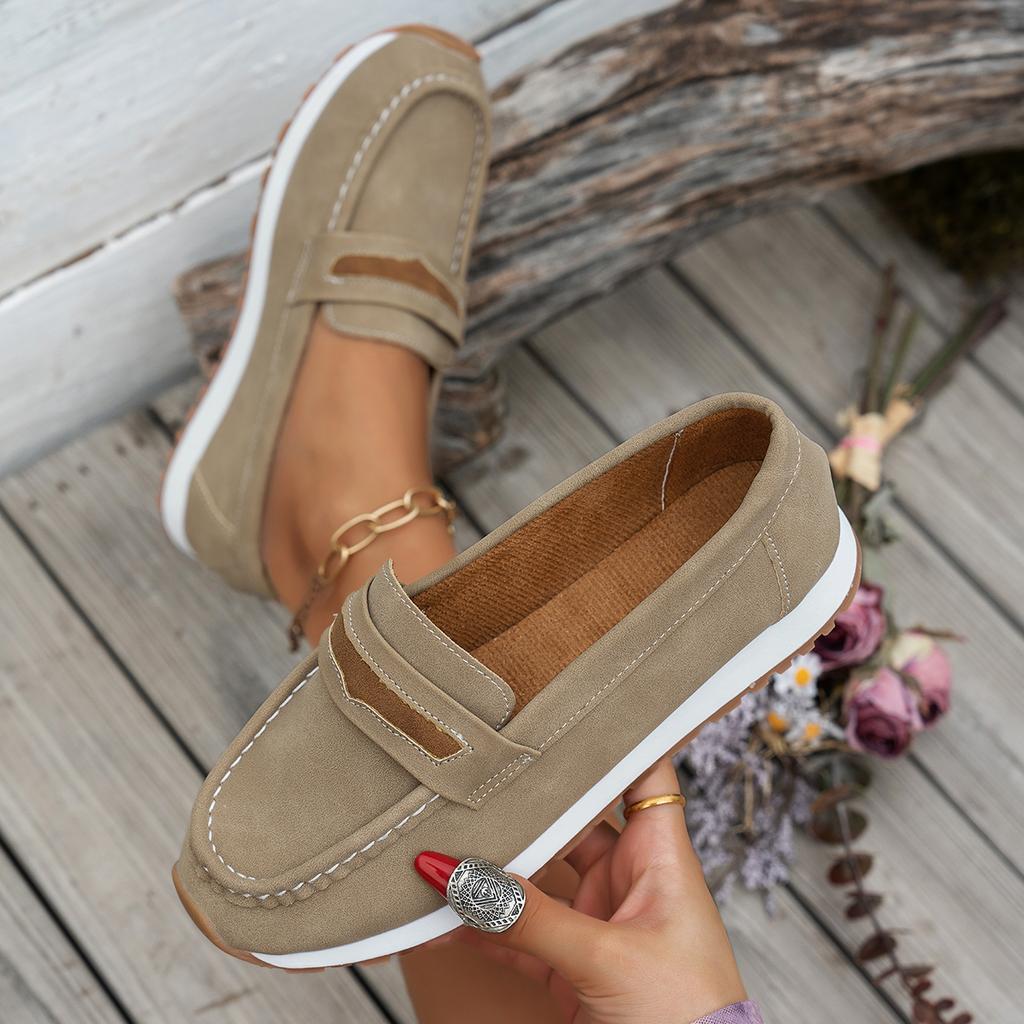 Fashion 2025 New Women Slip on Soft Sneakers Platform Comfortable Flat Sneakers Shallow Retro Designer Shoes Women Zapatos De Mujer