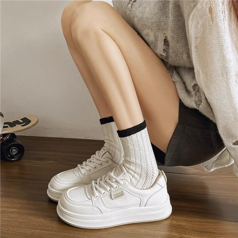 2025 spring stepping on shit feeling white shoes women's new popular versatile thick-soled student soft-soled casual sports board shoes