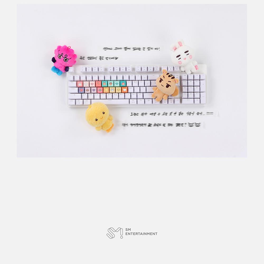 SHINee - 2025 WORLD E.S.S.A.Y KEY CAP KEY RING